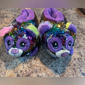 Kids Build-A-Bear Slippers Size 13/1